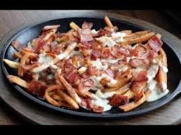 Papas con Queso y Tocineta