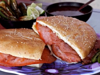 Torta De pierna con Queso Oaxaca😋😋