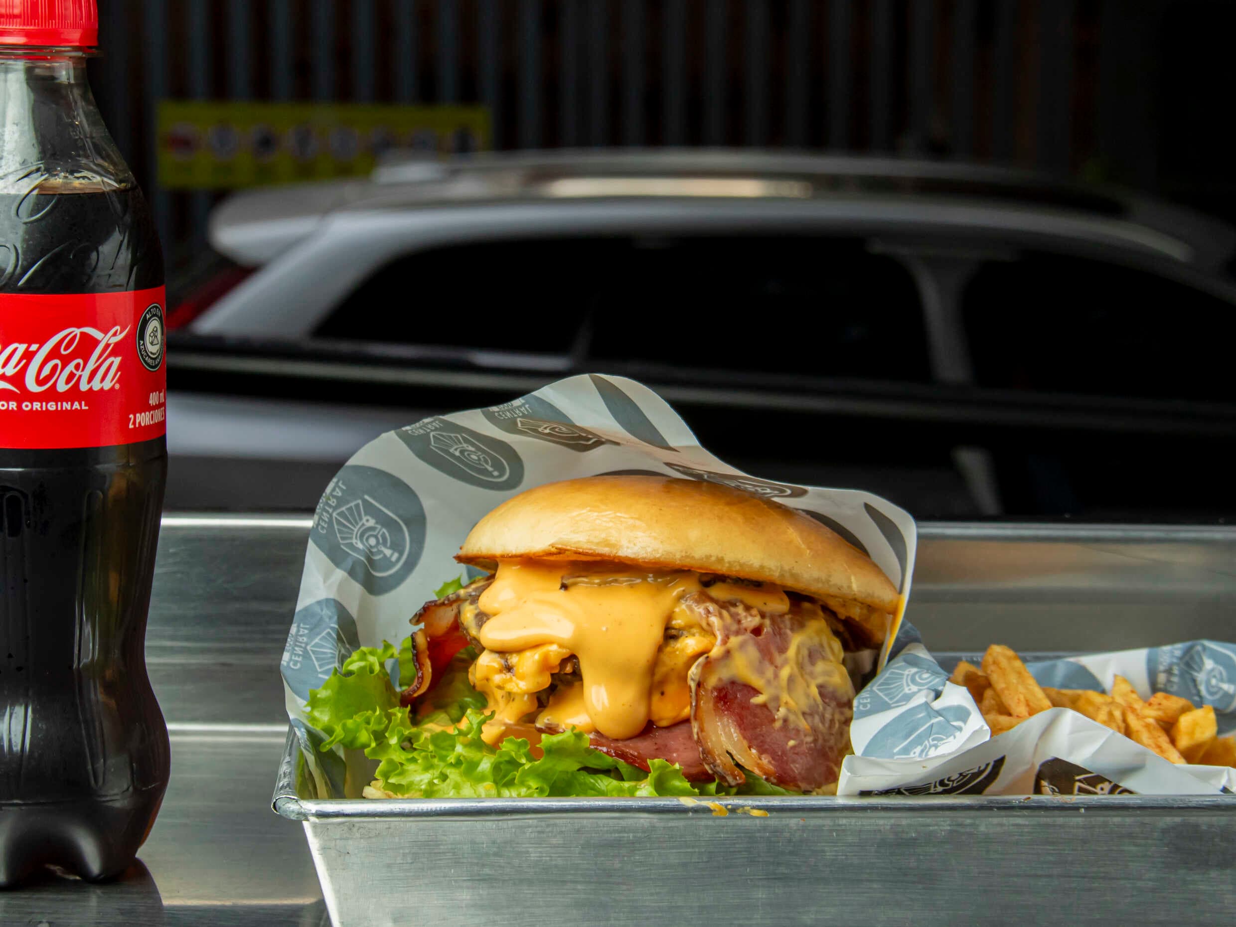 Combo Hamburguesa Doble Cheddar Tocineta