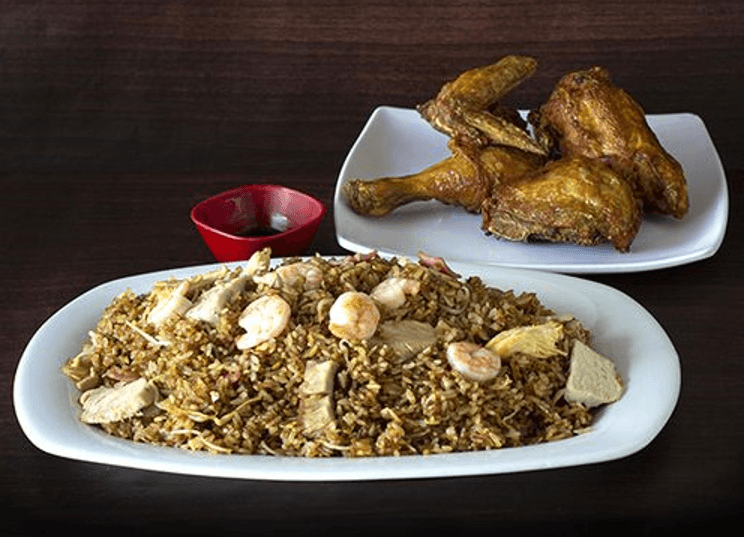 Chow fan a la valenciana ( 1/2 pollo frito)