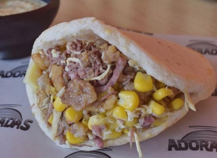 Combo Arepa Ilusión + Papas + Agua Panela