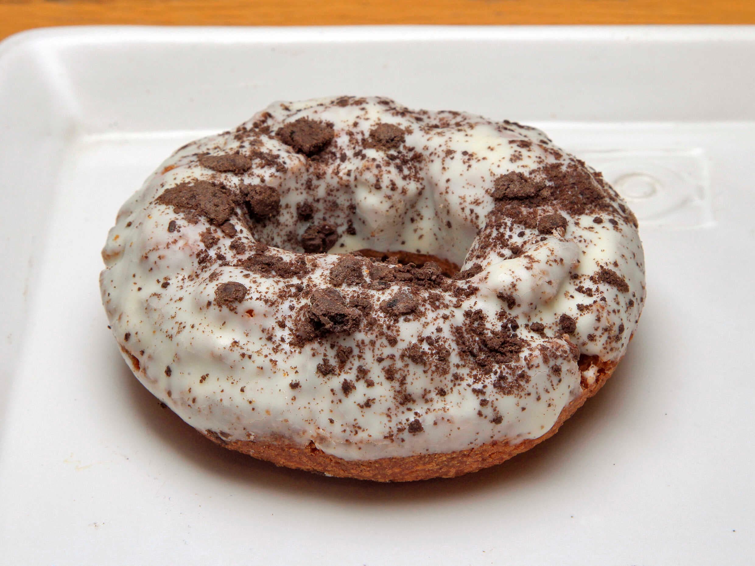 Dona Cookies And Cream