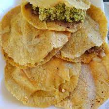 Gordita con Guisado