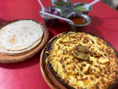 Queso Con Chorizo O Champiñones