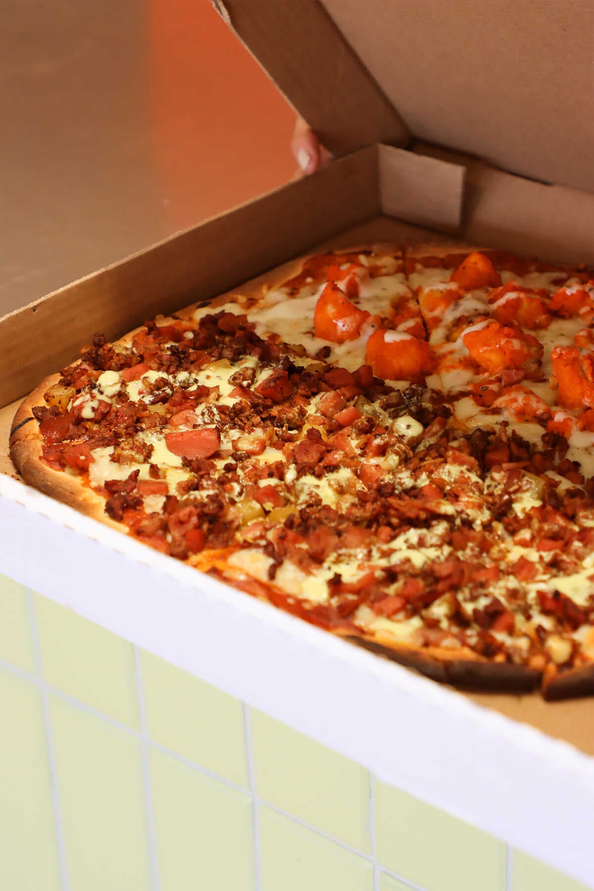PIZZA BONELESS