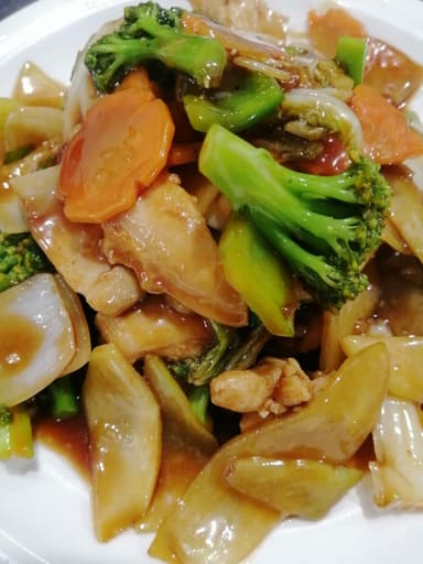 Trocitos de Pescado con Verduras