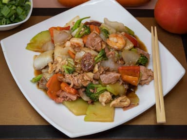 Carne Mixta con Verduras en Salsa Ostión
