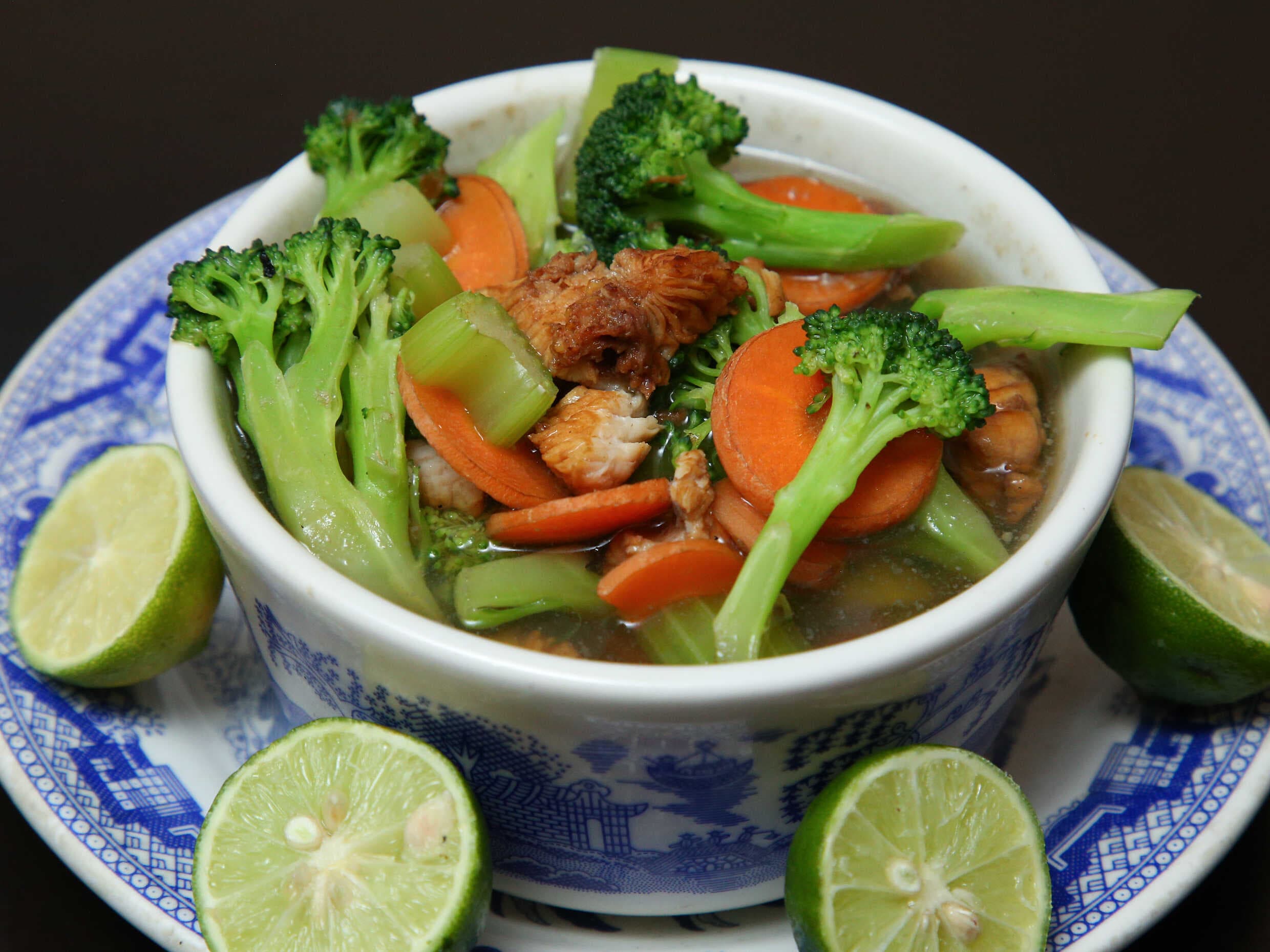 Sopa de Pollo y Camarón