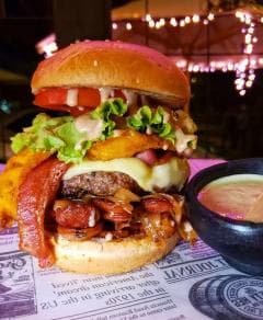 Combo Costi Burger + Papas Rusticas + Limonada