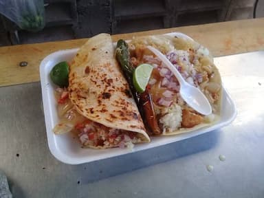 Taco de adobada de harina