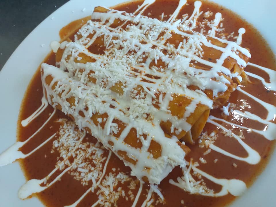 Enchiladas Rellenas de Pollo