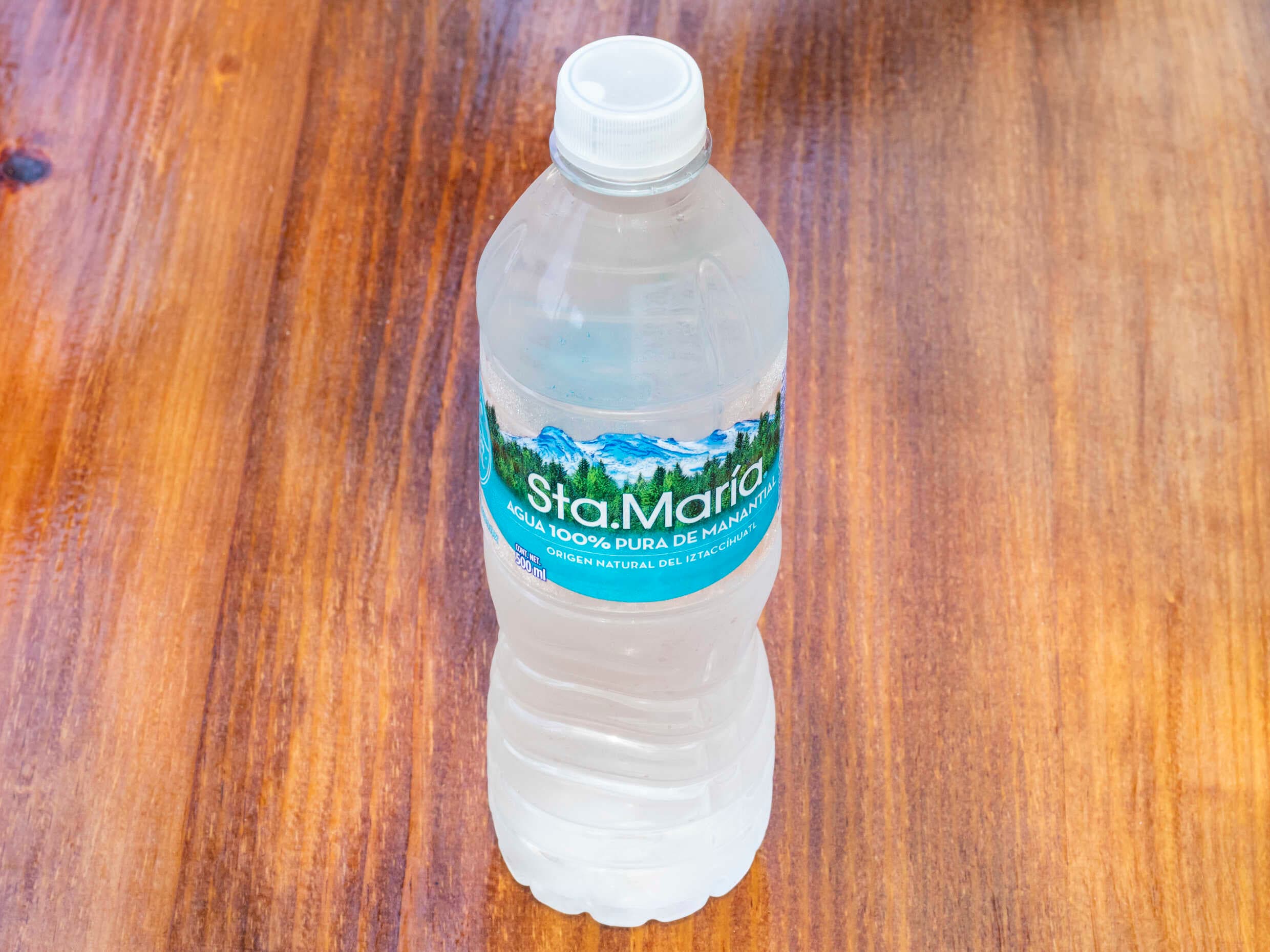 Agua embotellada