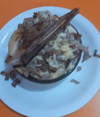 Queso con Costilla