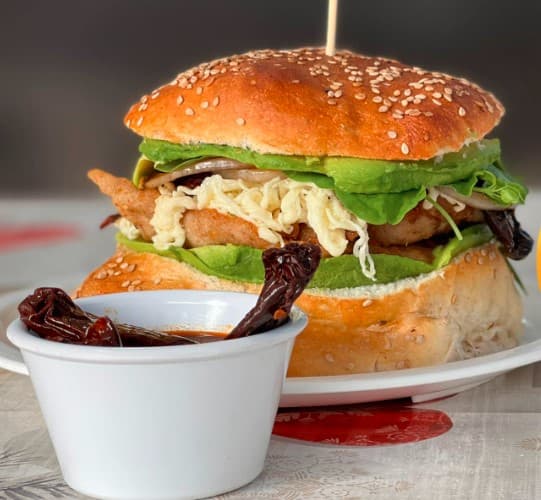 Cemitas con Milanesa de Pollo