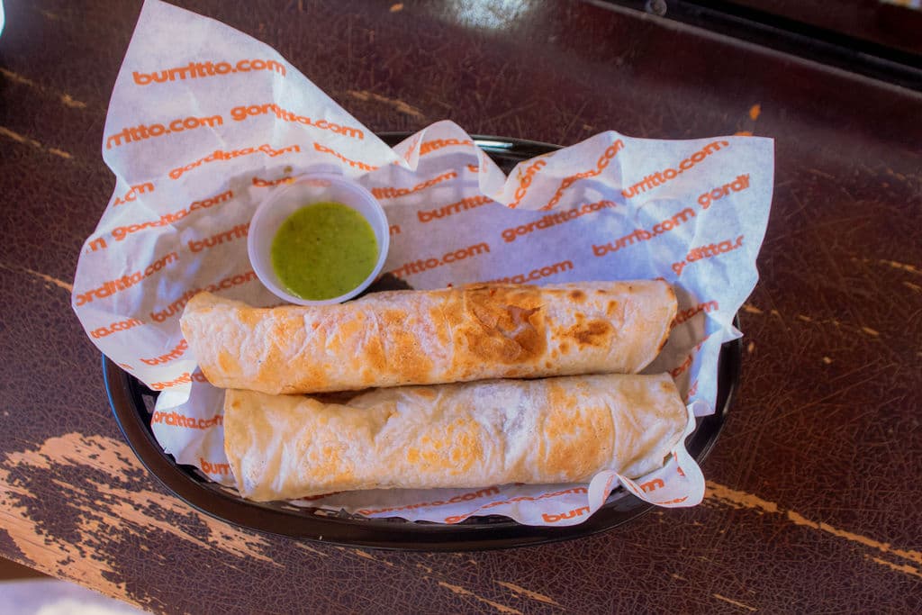 Burrito Rajas con Queso