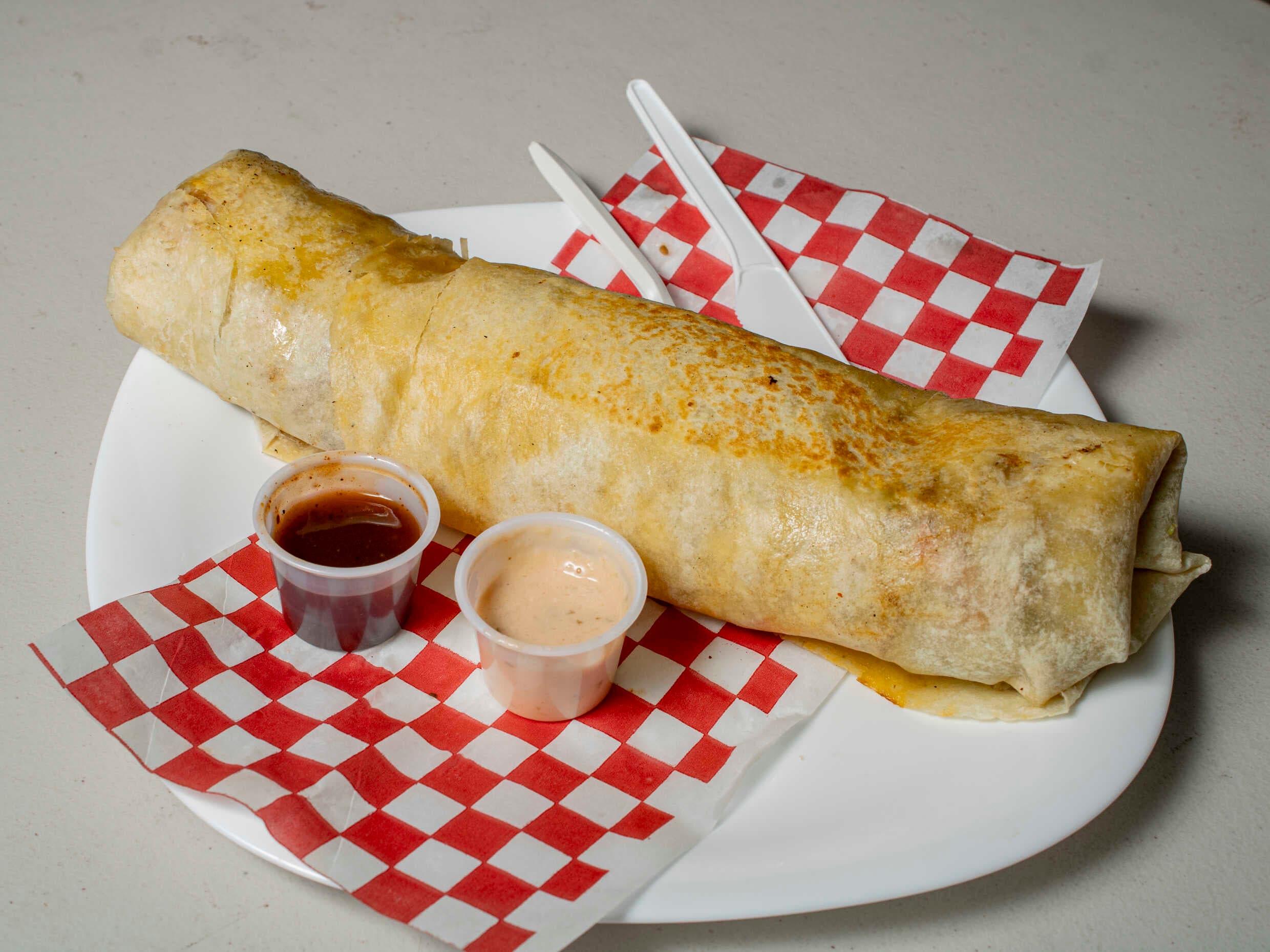 Combo Burrito Norteño "La Patrona" + Agua Fresca