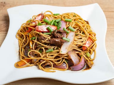 Tallarín Saltado de Carne