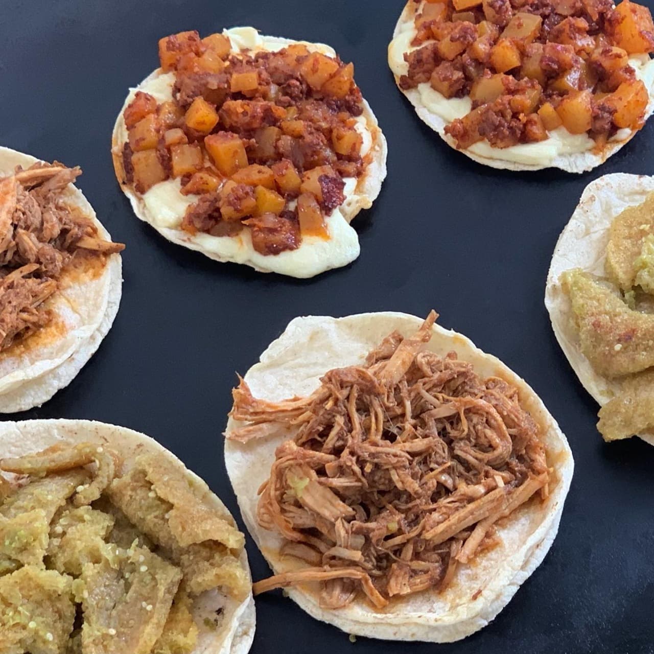 Tacos de la Barra de Guisado
