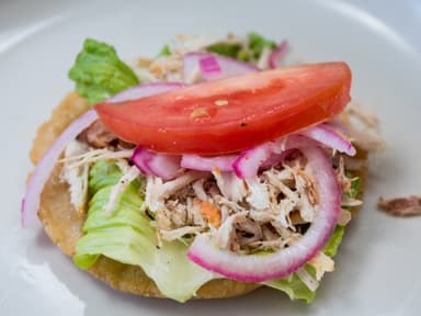 Salbutes de Pollo