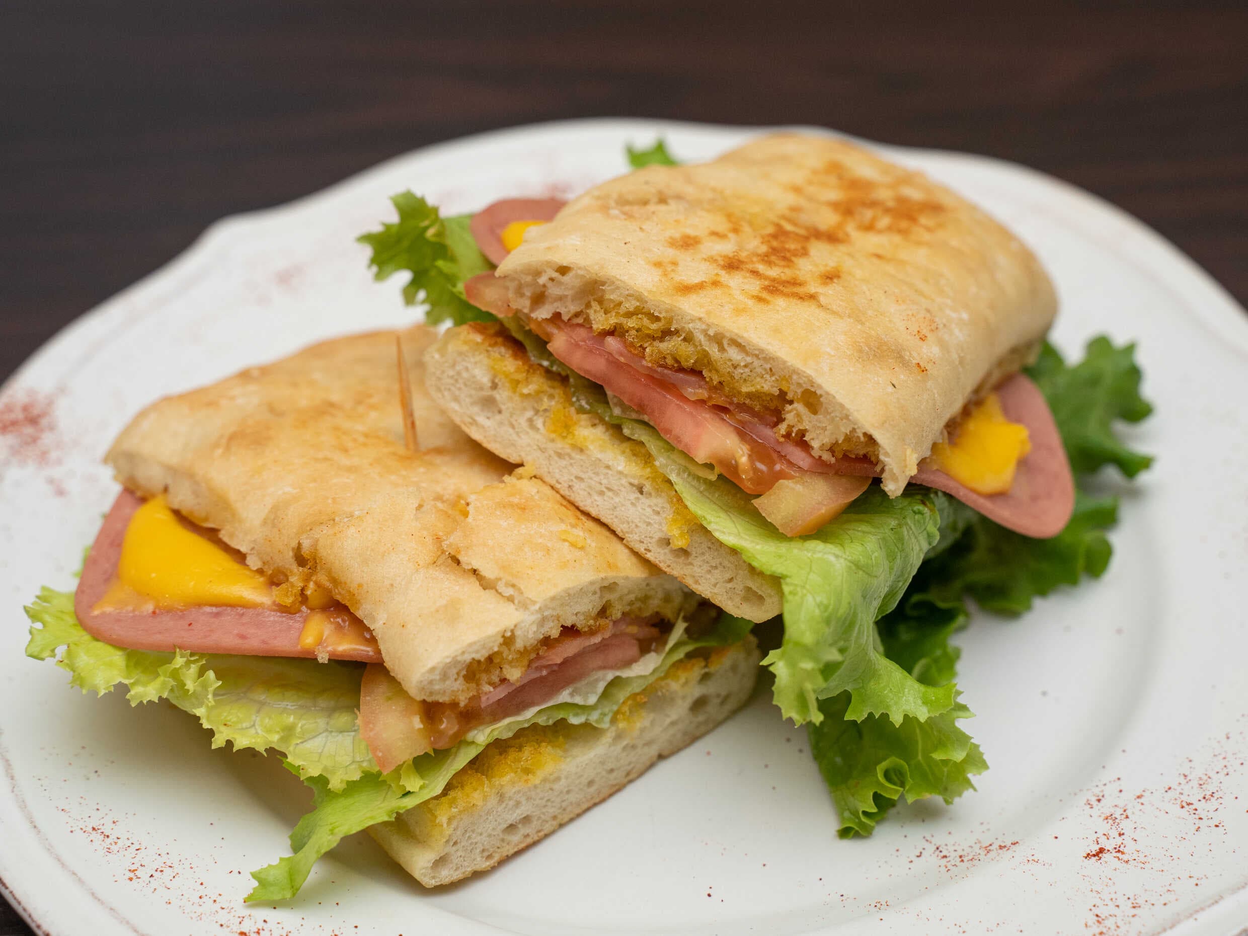 Sándwich con Jamón y Queso