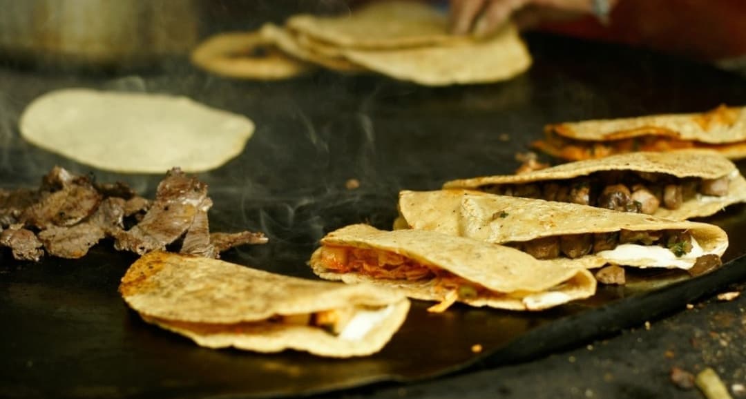 QUESADILLA DE CHICHARRON PRENSADO