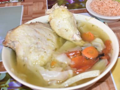 Caldo de Pollo chico
