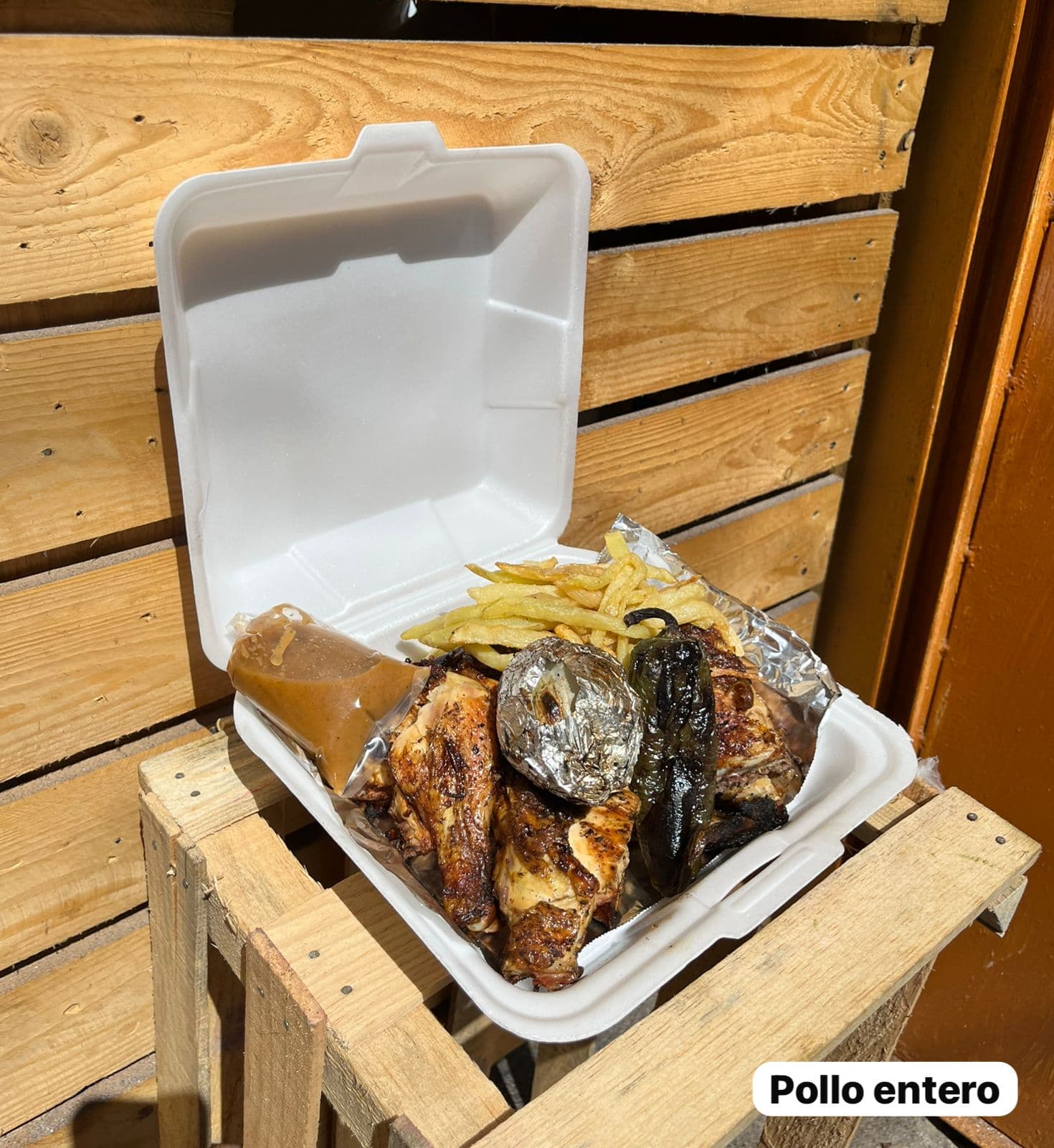 Combo Pollo Entero Jueves