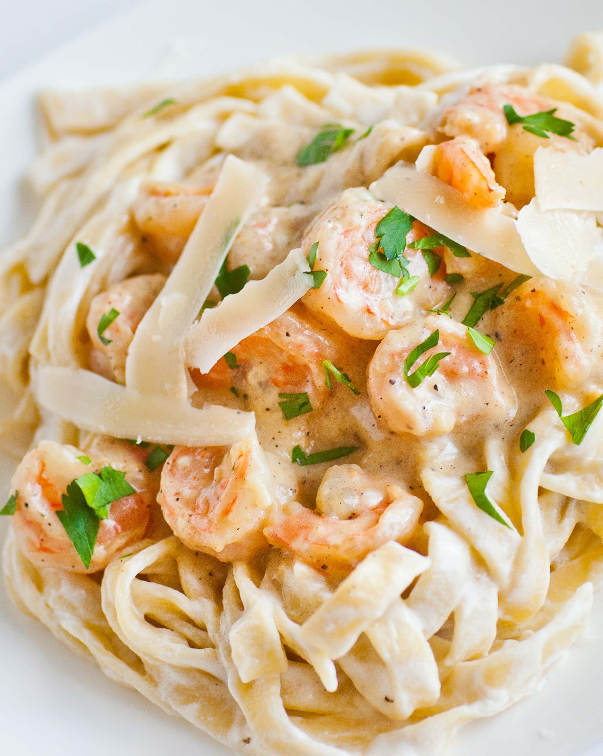 Pasta Alfredo con Camarones
