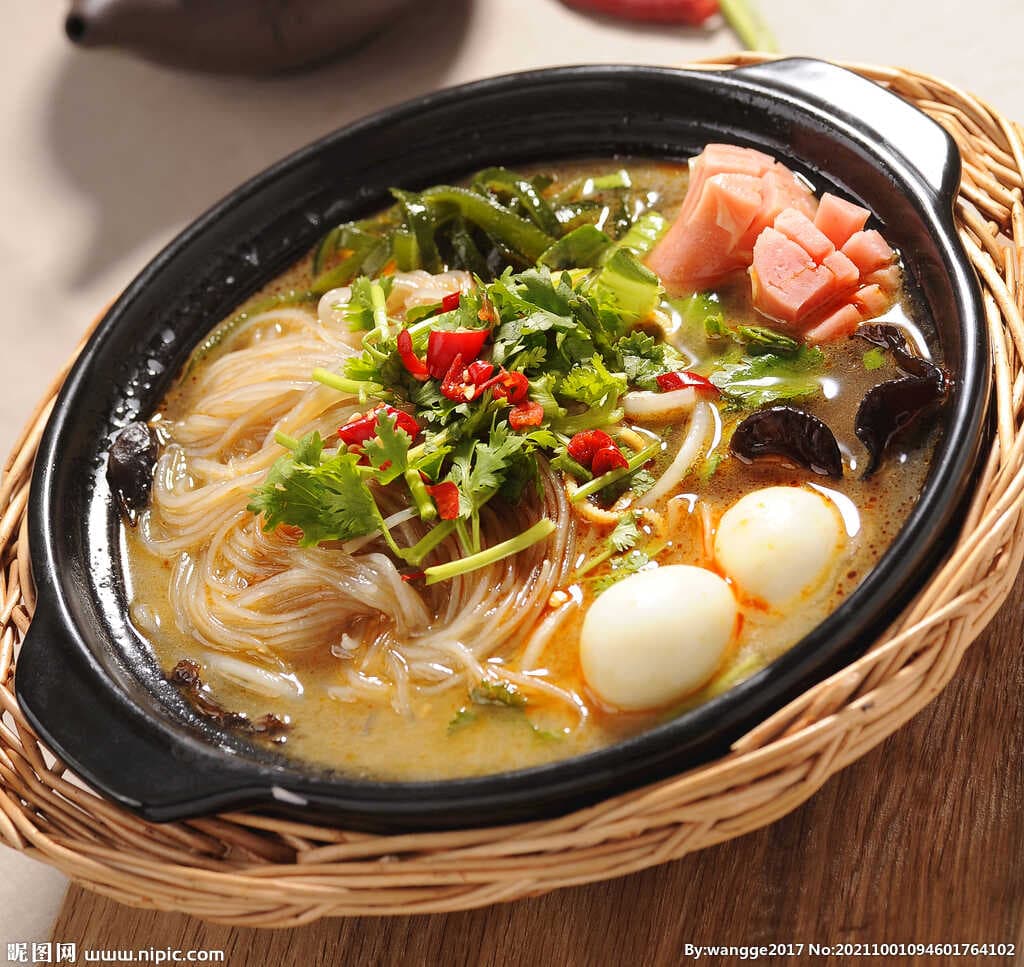 E-2Cazuela China de Fideos de Arroz/砂锅米线