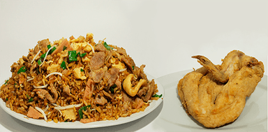 Medio Arroz Chino + Medio Pollo Apanado