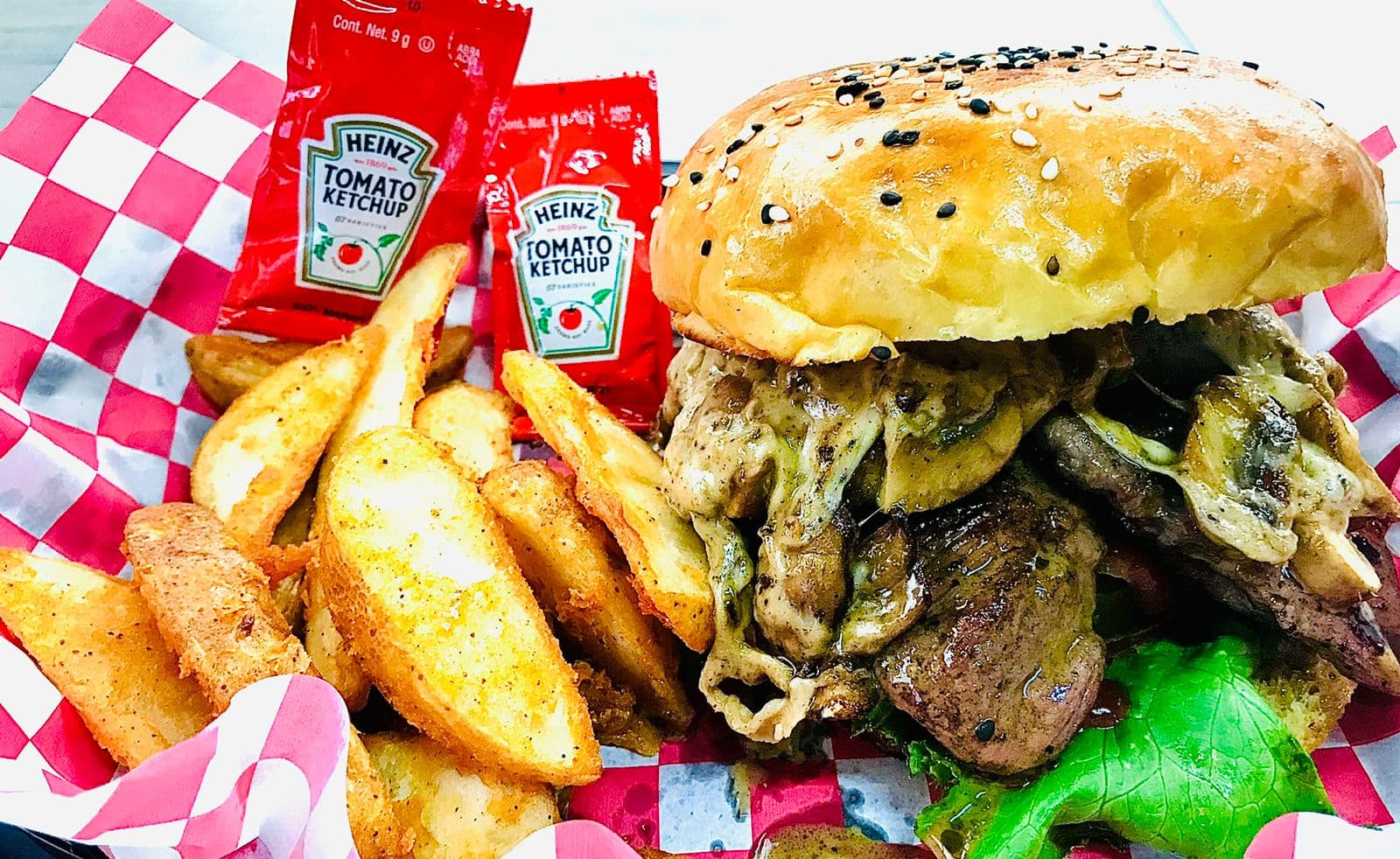 Hamburguesa Queen con papas