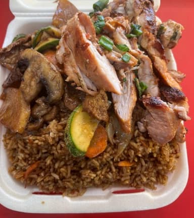 Plato Grande de 3 Guisos con Complemento