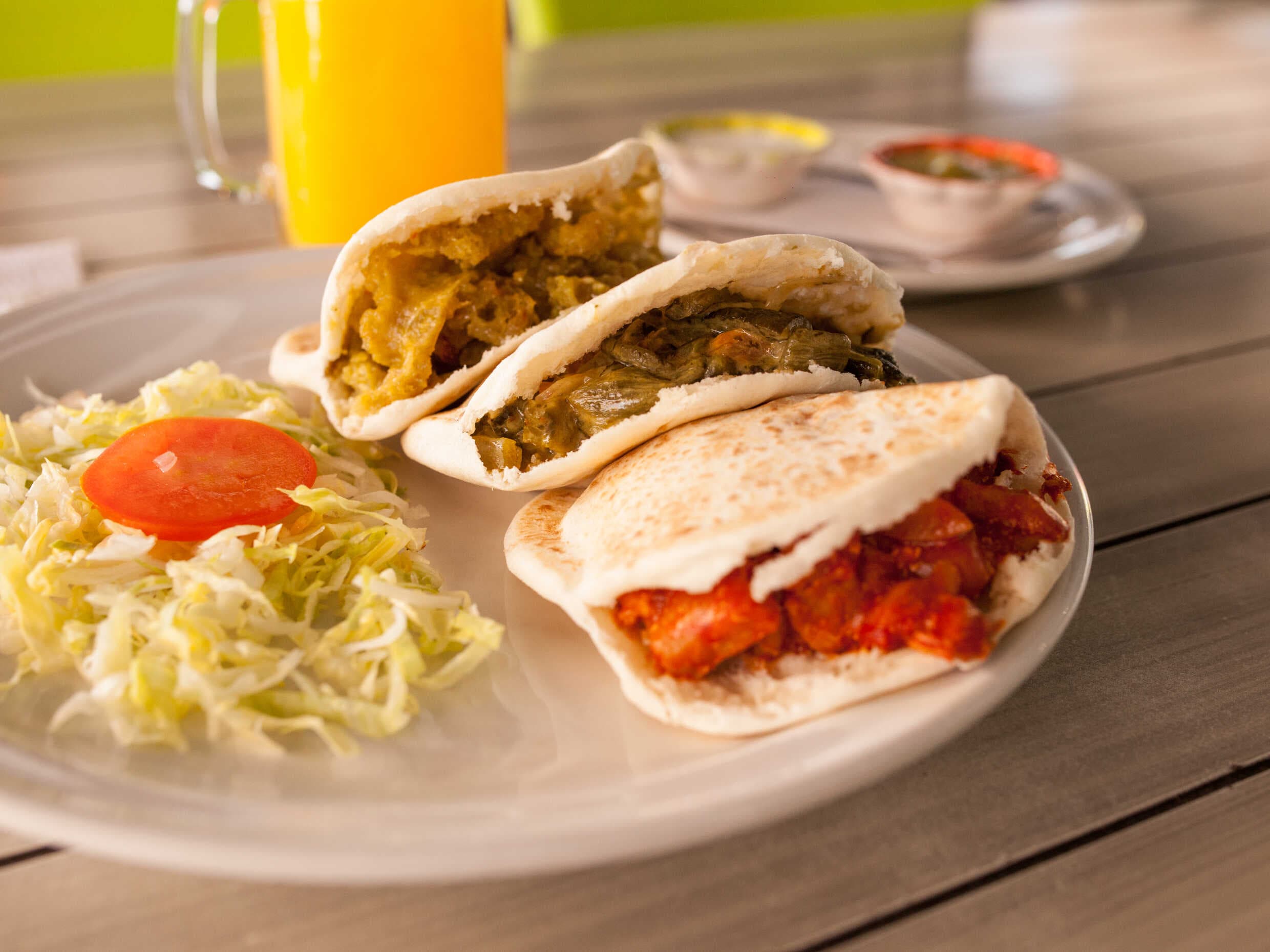 Gordita de Deshebrada en Rojo