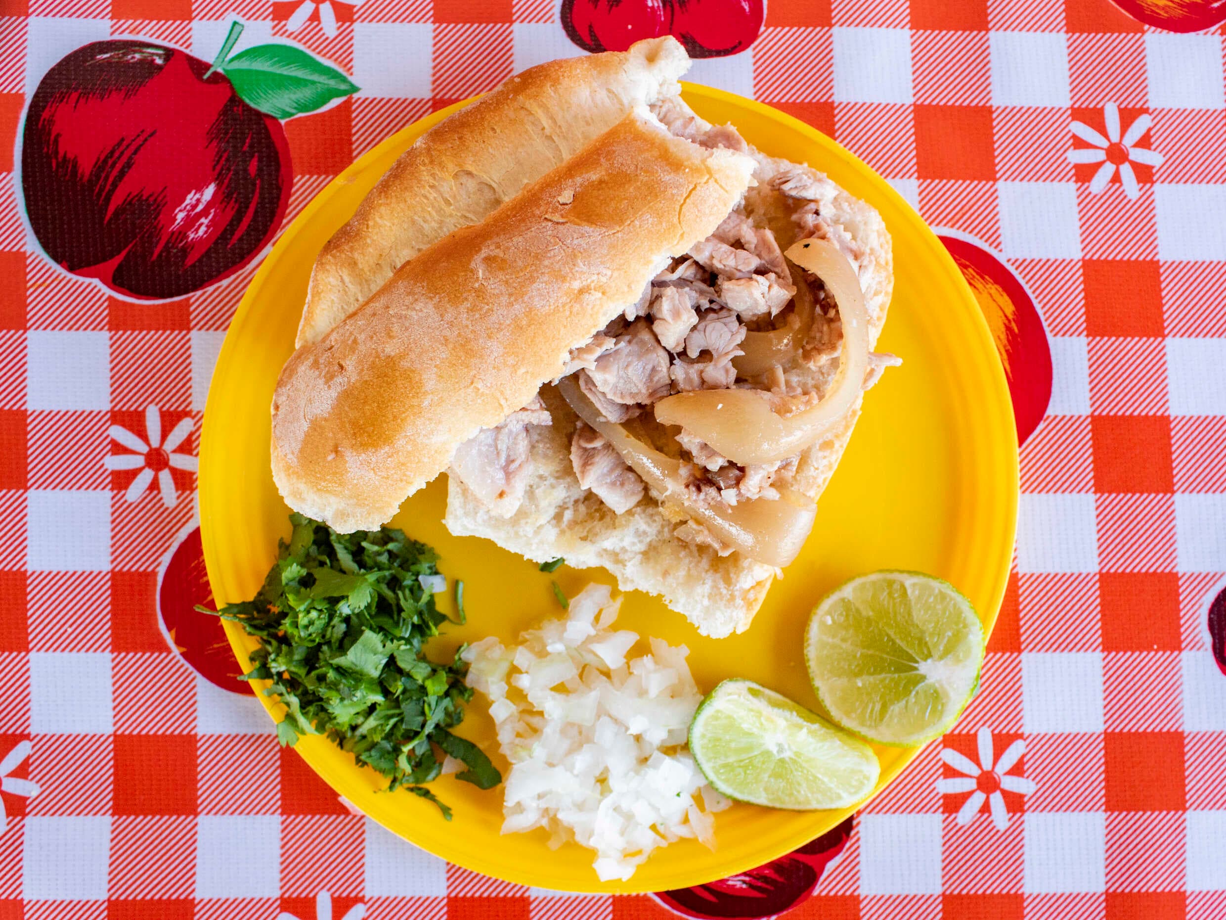 CEMITA DE MACIZA CON CUERO