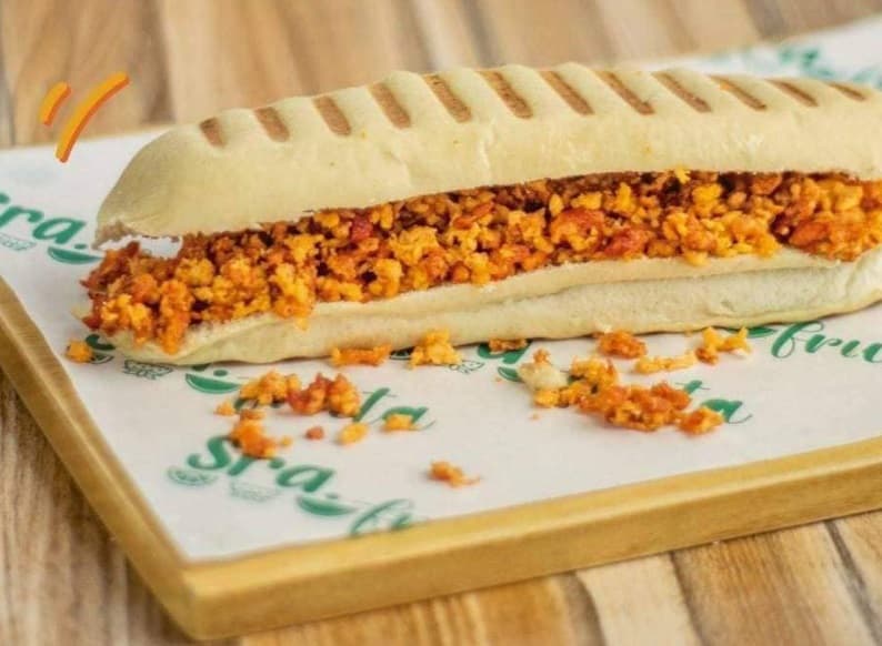 Sándwich Panini Salchicha Huachana