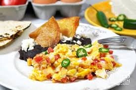 HUEVOS A LA  MEXICANA
