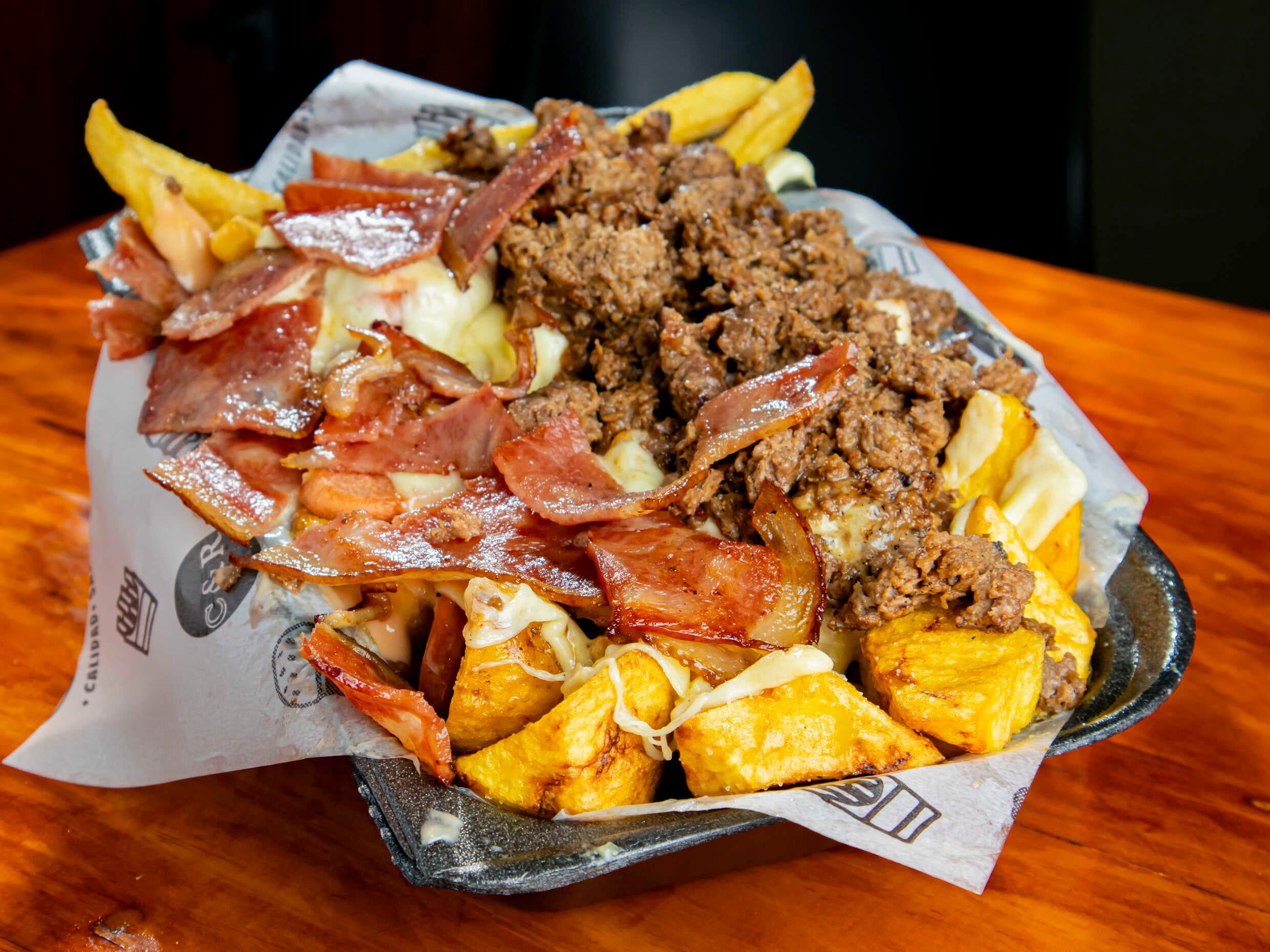 Salchipapa Con Carne Para Dos