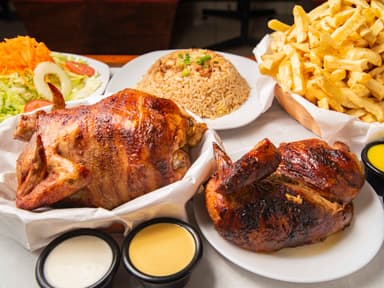 Pollo Entero + Medio  + Chaufa y Ensalada