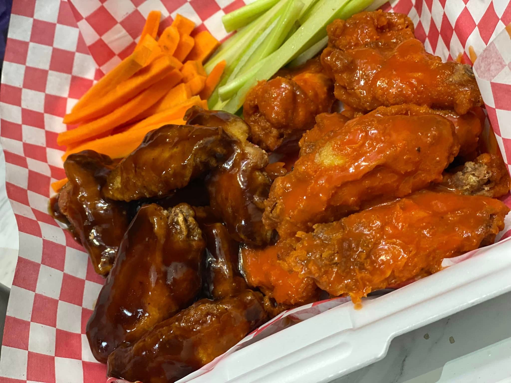 Alitas o Boneless + Papas Rejilla
