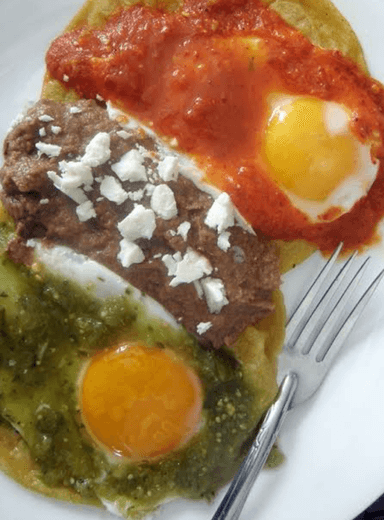 Huevos Divorciados