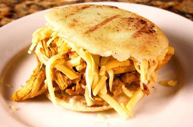 Arepa con Pollo