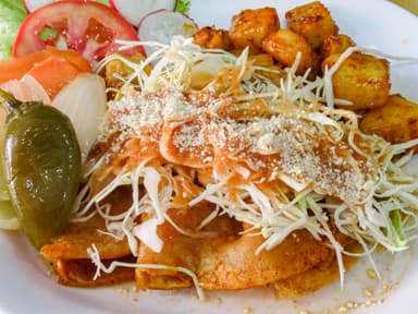 MEDIA ORDEN DE 3 ENCHILADAS RELLENAS