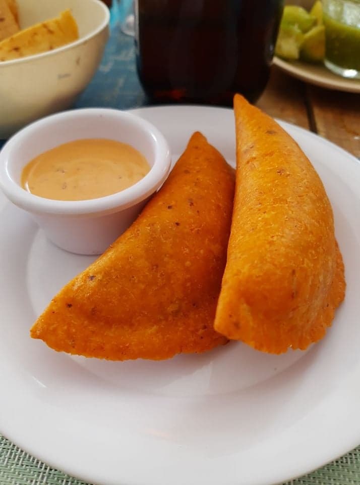 Empanada de camaron con queso