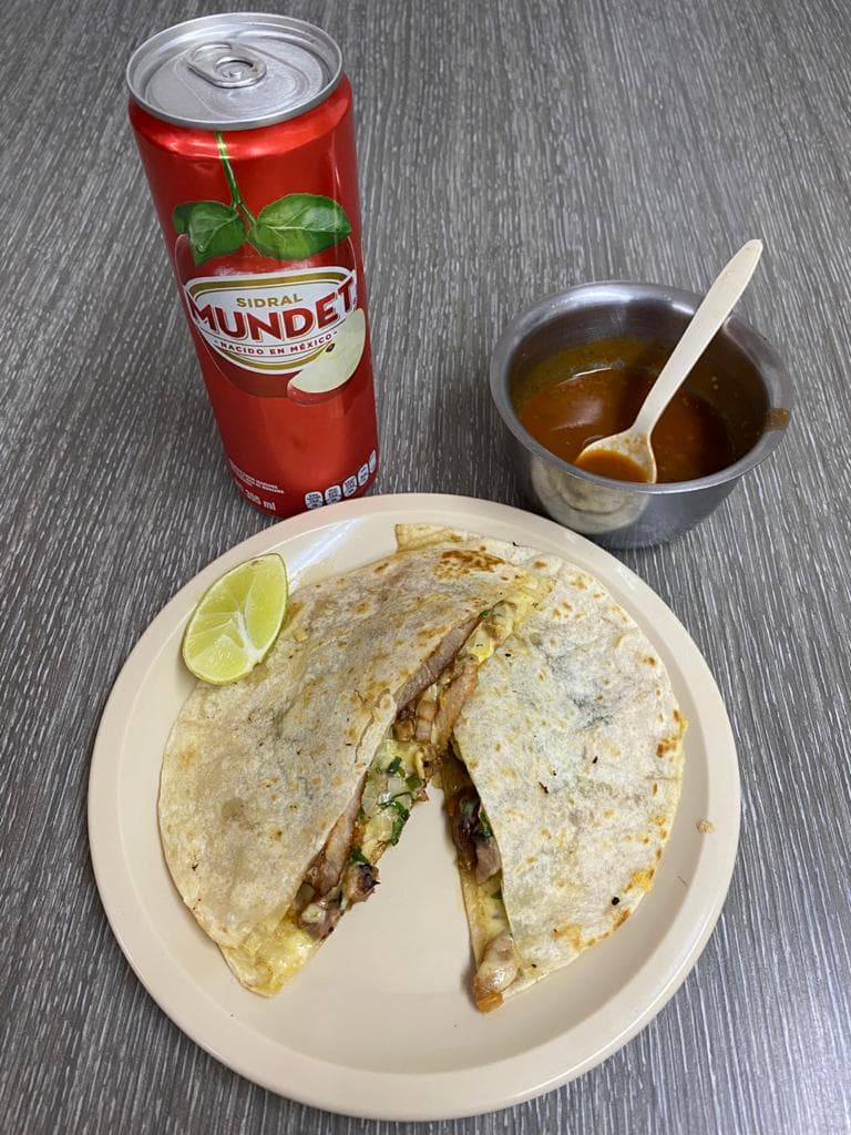 1 Gringa al pastor + Refresco