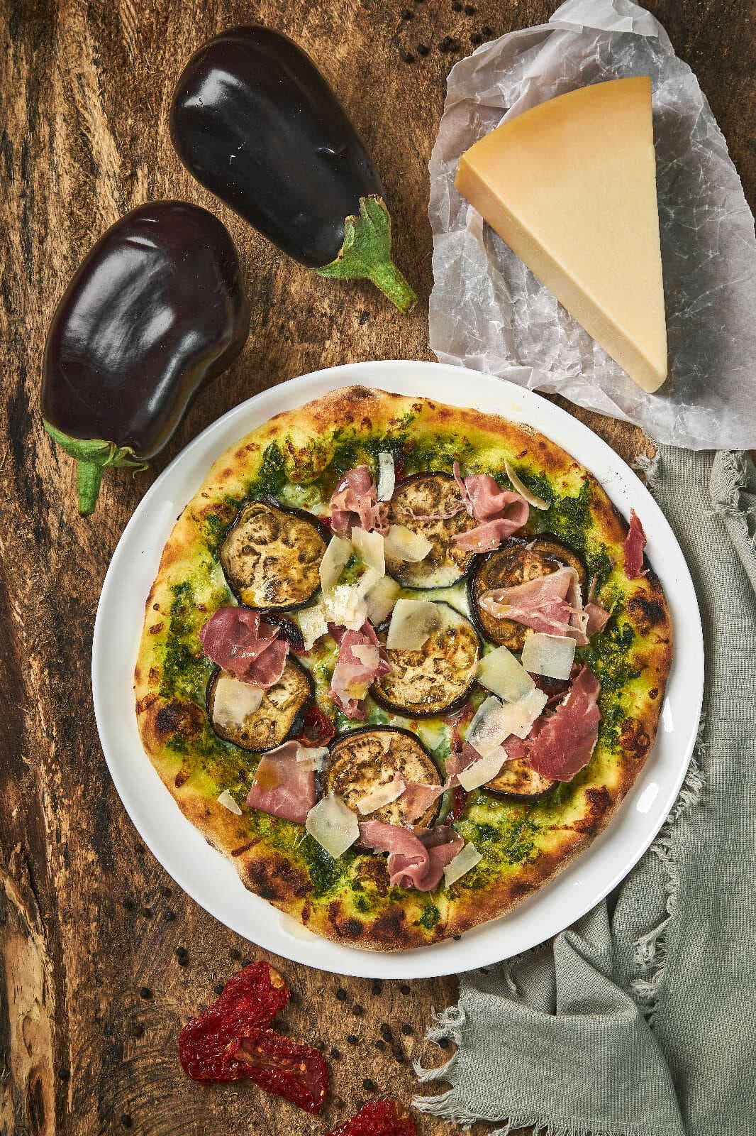 40 cms Pizza Mediterranea