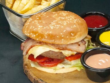 Sánguche Ranchero con Hamburguesa