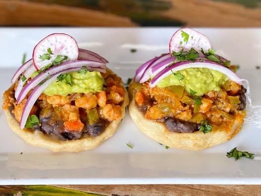 Sopes de Chorizo de Camarón