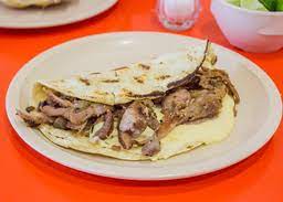 Quesadilla con Carne Árabe