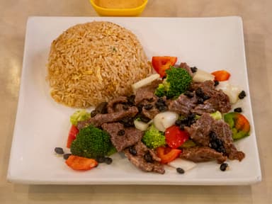 Carne con Tausi más Chaufa