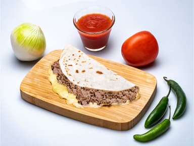 Quesadilla de Harina con Carne Asada